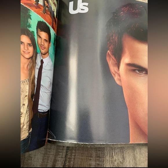 Vintage US Collectors Edition Magazine Twilight Breaking Dawn Magazine 3 Posters - Picture 3 of 7